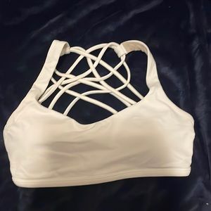 Lululemon free to be wild bra white